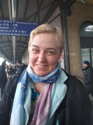 Olga Karatch durante il recente tour in Italia della Campagna di Obiezione alla guerra. - foto movimento nonviolento